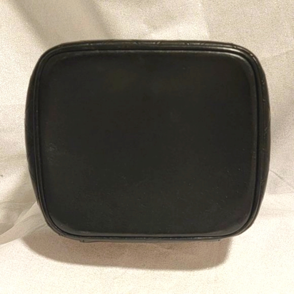 Authentic CHANEL Black Lambskin Leather Vanity Case - Picture 6 of 14